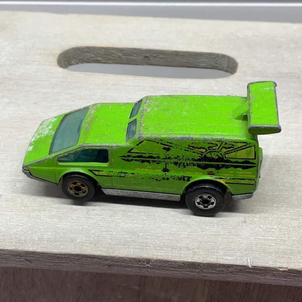 Vintage 1976 Hot Wheels Spoiler Sport Lime Green Diecast Van Hong Kong